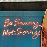 บรรยากาศ Saucey Chicken and Beer Bomb