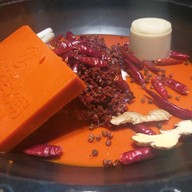 Hong Jiu Ge Hong ya dong