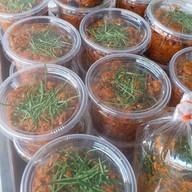 หมูปิ้งจิ้มแจ่ว ( ข้างปั้ม )