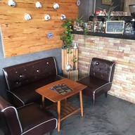บรรยากาศ Monday Cafe' & Restaurant