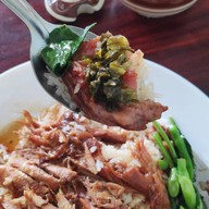 เมนูของร้าน รวยรุ่งขาหมู
