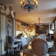 บรรยากาศ Cafe Pouchkine Paris