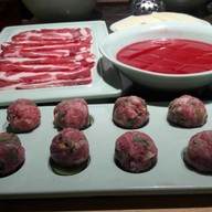 Hong Jiu Ge Hong ya dong