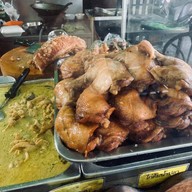 ไก่ต้มน้ำปลา เจ้าเก่าซอยสดใส