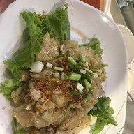 เมนูของร้าน ราดหน้าเคี้ยง เอ็มไพร์ mpark