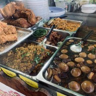 ไก่ต้มน้ำปลา เจ้าเก่าซอยสดใส