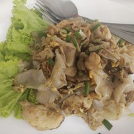 เมนูของร้าน ก๋วยเตี๋ยวคั่วไก่เตาถ่าน