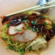 เมนูของร้าน บะหมี่ทำเองพี่น้อง