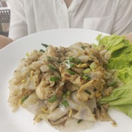 เมนูของร้าน ก๋วยเตี๋ยวคั่วไก่เตาถ่าน