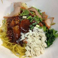 เมนูของร้าน บะหมี่ทำเองพี่น้อง