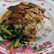 เมนูของร้าน เฮียเป็ด ข้าวหน้าเป็ดย่าง อู่รถเมล์สายลวด สมุทรปราการ