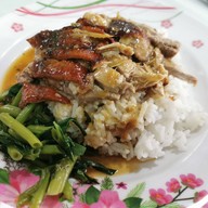 บรรยากาศ เฮียเป็ด ข้าวหน้าเป็ดย่าง อู่รถเมล์สายลวด สมุทรปราการ