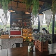 บรรยากาศ กินดีมีสุข(บ้านไร่มีสุขบางใบไม้)