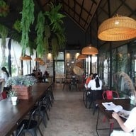 บรรยากาศ กินดีมีสุข(บ้านไร่มีสุขบางใบไม้)