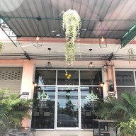 หน้าร้าน The Family Kitchen