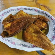 เมนูของร้าน ครัวเจ๊แมว ปากน้ำปราณ