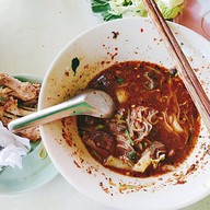 ก๋วยเตี๋ยวไก่ตุ๋น(เครื่องยาจีน) ตระกูลเจี่ย