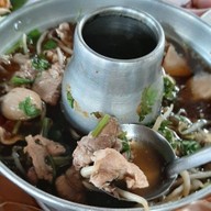 ก๋วยเตี๋ยวอร่อยลืมโลก