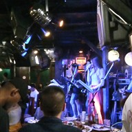ร้านอาหารริเวอร์ไซด์ บาร์ แอนด์ เรสเตอร์รอง (Riverside bar & restaurant)