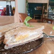 เมนูของร้าน Better Days Health foos and smoothie bowls.