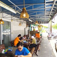 สเต็กกระทะร้อน เจ้ลินน์ แยกบ้านสวนเกาะทิพย์