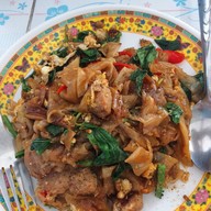 เมนูของร้าน ราดหน้าหมูนุ่ม คลองหก เจ้าเก่า