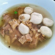 เมนูของร้าน นพรัตน์ ก๋วยเตี๋ยวเนื้อ