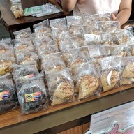 ขนมป้าพิณ ลำภูรา