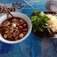 เมนูของร้าน ร้านก๋วยเตี๋ยวเป็ดยักษ์ ป้าแอ๊ว