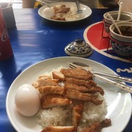 ข้าวหมูทอดอิ่มจัง@ถนนจันทน์