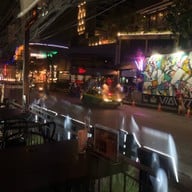 7th Street Bar & Bistro ทองหล่อ 10