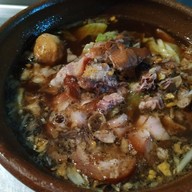 เมนูของร้าน ก๋วยเตี๋ยวเป็ด ไก่ หมูตุ๋น กาดมณี