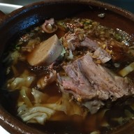 เมนูของร้าน ก๋วยเตี๋ยวเป็ด ไก่ หมูตุ๋น กาดมณี