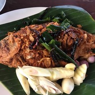 เมนูของร้าน กะลาก้นครัว