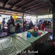 ก๋วยเตี๋ยวใต้ถุน