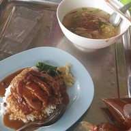 แสงทองเป็ดย่าง ถนนเลียบคลองสอง