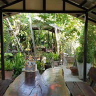 ร้านกะเพรากรอบ