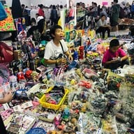 บรรยากาศ ตลาดนัดพันธุ์ทิพย์