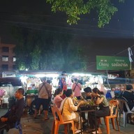 หน้าร้าน ร้านลาบลมโชย ปิ่นเกล้า