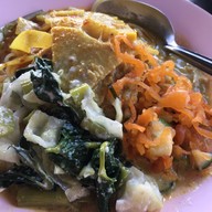 ขนมจีนไก่ทอดโก้แว่น วิลล่า 2