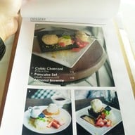 เมนูของร้าน Floating Space Cafe