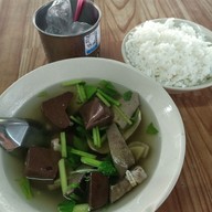 เมนูของร้าน ต้มเลือดหมูวัดวงษ์ฆ้อง