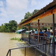 บรรยากาศ สองแควซีฟู้ด