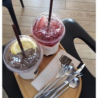 เมนูของร้าน On The River Cafe’