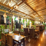 บรรยากาศ ก๋วยเตี๋ยวเรือฮาร์เล่ย์