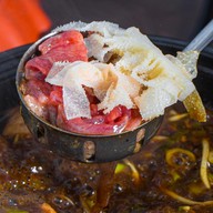 เมนูของร้าน ก๋วยเตี๋ยวเรือฮาร์เล่ย์