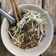 ศิษย์ไก่โต้ง นวมินทร์