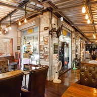 บรรยากาศ ก๋วยเตี๋ยวเรือฮาร์เล่ย์