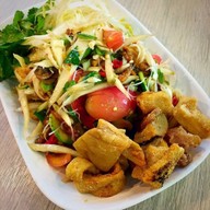 เมนูของร้าน ตำแหล Central Marina