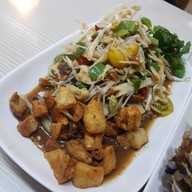 เมนูของร้าน ตำแหล Central Marina